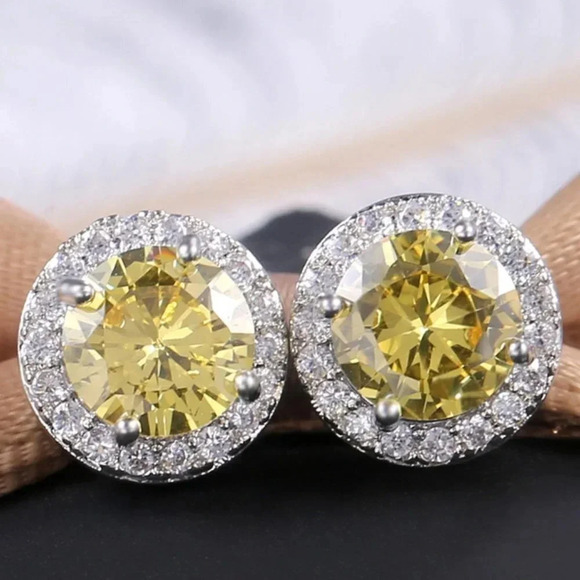 🍁 929 Silver Plated CZ Classic Stud Earrings for Women, UNVN12446 - Picture 1 of 4